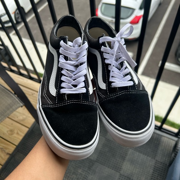 VANS! - Picture 2 of 12